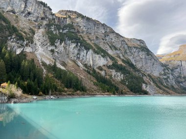 Panixersee Baraj Gölü (Lag da Pigniu) veya Panixer Gölü, Glarus Alpleri dağ kütlesi, Pigniu-Panix - İsviçre 'nin Grisonlar Kantonu (Kanton Graubuenden, Schweiz)