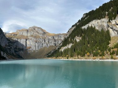 Panixersee Baraj Gölü (Lag da Pigniu) veya Panixer Gölü, Glarus Alpleri dağ kütlesi, Pigniu-Panix - İsviçre 'nin Grisonlar Kantonu (Kanton Graubuenden, Schweiz)