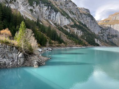Panixersee Baraj Gölü (Lag da Pigniu) veya Panixer Gölü, Glarus Alpleri dağ kütlesi, Pigniu-Panix - İsviçre 'nin Grisonlar Kantonu (Kanton Graubuenden, Schweiz)