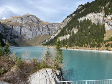 Panixersee Baraj Gölü (Lag da Pigniu) veya Panixer Gölü, Glarus Alpleri dağ kütlesi, Pigniu-Panix - İsviçre 'nin Grisonlar Kantonu (Kanton Graubuenden, Schweiz)