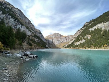 Panixersee Baraj Gölü (Lag da Pigniu) veya Panixer Gölü, Glarus Alpleri dağ kütlesi, Pigniu-Panix - İsviçre 'nin Grisonlar Kantonu (Kanton Graubuenden, Schweiz)