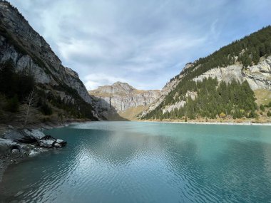 Panixersee Baraj Gölü (Lag da Pigniu) veya Panixer Gölü, Glarus Alpleri dağ kütlesi, Pigniu-Panix - İsviçre 'nin Grisonlar Kantonu (Kanton Graubuenden, Schweiz)