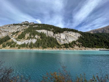 Panixersee Baraj Gölü (Lag da Pigniu) veya Panixer Gölü, Glarus Alpleri dağ kütlesi, Pigniu-Panix - İsviçre 'nin Grisonlar Kantonu (Kanton Graubuenden, Schweiz)