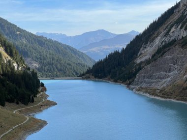 Panixersee Baraj Gölü (Lag da Pigniu) veya Panixer Gölü, Glarus Alpleri dağ kütlesi, Pigniu-Panix - İsviçre 'nin Grisonlar Kantonu (Kanton Graubuenden, Schweiz)