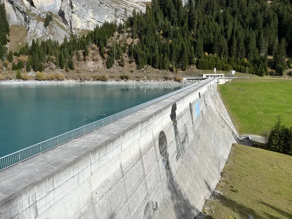 Panixersee Barajı (Lag da Pigniu), İsviçre 'nin Grisonlar Kantonu (Schweiz) kıyısındaki Glarus Alpleri dağ kitlesi Pigniu-Panix' in yamaçlarında yer alan baraj barajı.)