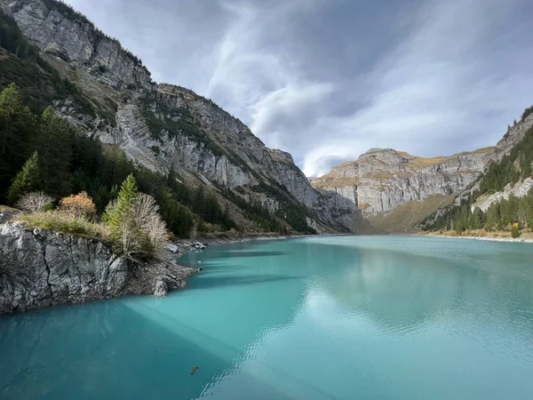 Panixersee Baraj Gölü (Lag da Pigniu) veya Panixer Gölü, Glarus Alpleri dağ kütlesi, Pigniu-Panix - İsviçre 'nin Grisonlar Kantonu (Kanton Graubuenden, Schweiz)