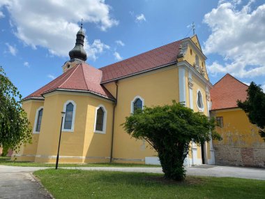 St. Antun Padovanski Kilisesi, Nasice - Slavonya, Hırvatistan (Crkva sv. Antun Padovanski ili zupna crkva sv. Antuna Padovanskog, Nasice - Slavonija, Hrvatska)