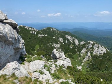 Veliki Risnjak 'ın milli parktaki muhteşem panoramik manzarası, Crni Lug - Hırvatistan (Velicanstveni panoramski pohpohladı sa vrha Veliki Risnjak u nacionalnom parku - Gorski kotar, Hrvatska)