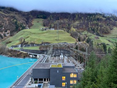 Mapragg enerji santrali veya Mapragg Gölü rezervuarındaki hidroelektrik santrali - Vadura, İsviçre (Kraftwerke Mapragg oder Wasserkraftwerk am Stausee Mapraggsee - Vadura, Schweiz)
