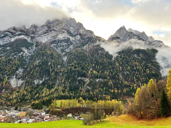 Picchi Alpini Rocciosi Haldensteiner Calanda 2805 Felsberger Calanda 2697 Nel — Foto Stock