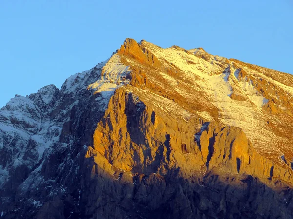 Skalistý Alpský Vrchol Haldensteiner Calanda 2805 Horském Masivu Calanda Mezi — Stock fotografie