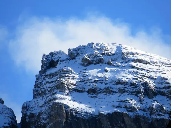 Eerste Vroege Herfstsneeuw Hoge Bergtoppen Boven Het Calfeisental Unesco Werelderfgoed — Stockfoto