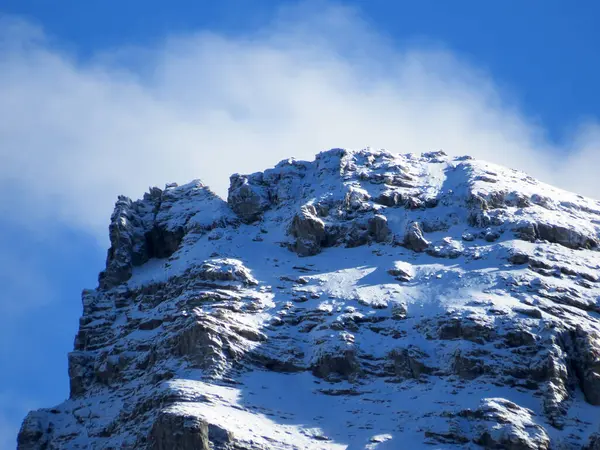 Первый Ранний Осенний Снег Высоких Альпийских Вершинах Над Долиной Кальфейзенталя — стоковое фото