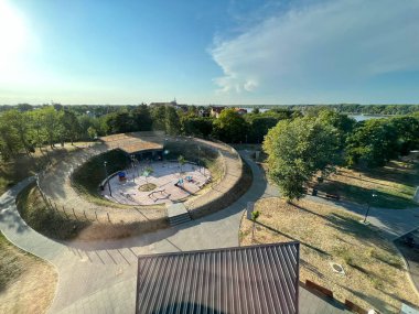 Hırvatistan birliğinin bir sembolü olan Vukovar su kulesinin tepesinden Panorama, Hırvatistan (Panorama sa vrha Vukovarskog vodotornja - simbola hrvatskog zajednistva, Hrvatska)
