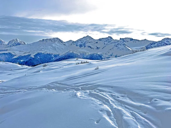 Wonderful Winter Hiking Trails Traces Fresh Alpine Snow Cover Swiss — Foto Stock