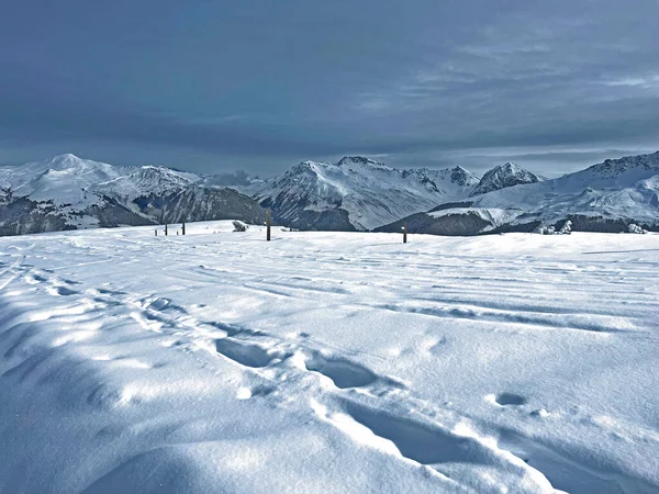 Wonderful Winter Hiking Trails Traces Fresh Alpine Snow Cover Swiss — Zdjęcie stockowe