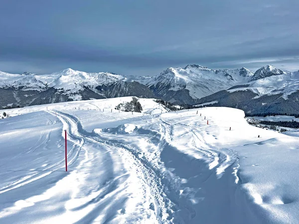 Wonderful Winter Hiking Trails Traces Fresh Alpine Snow Cover Swiss — Zdjęcie stockowe