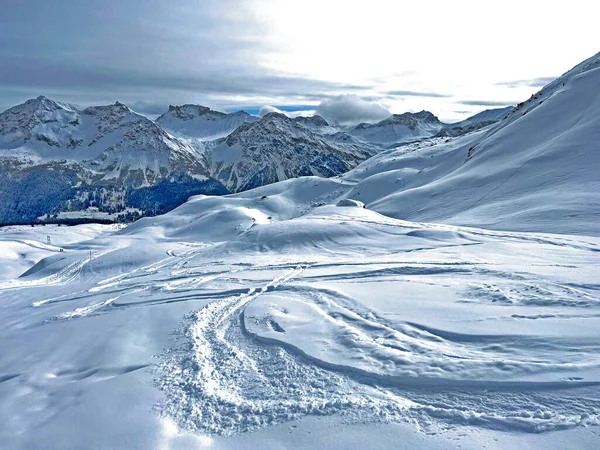 Splendidi Sentieri Escursionistici Invernali Tracce Nella Fresca Neve Alpina Delle — Foto Stock