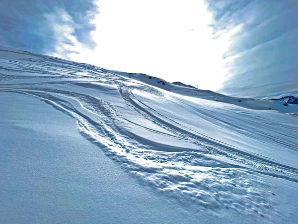 Sviçre Alpleri Nin Taze Dağlık Kar Örtüsünde Sviçre Nin Grisonlar — Stok fotoğraf