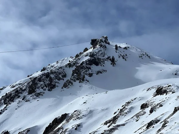 Snow Capped Alpine Peak Weisshorn 2653 Plessur Alps Mountain Range — Fotografia de Stock