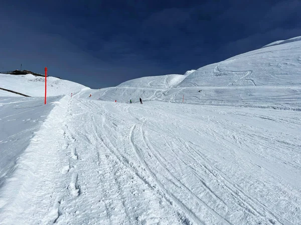 Csodálatos Sport Rekreációs Havas Téli Pályák Síelés Snowboard Alpesi Svájci — Stock Fotó