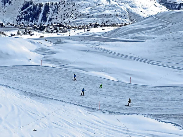 Amazing Sport Recreational Snowy Winter Tracks Skiing Snowboarding Alpine Swiss — Zdjęcie stockowe