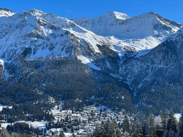 Ambiente Inverno Conto Fadas Panorama Magnífico Sobre Estâncias Turísticas Montanhosas — Fotografia de Stock