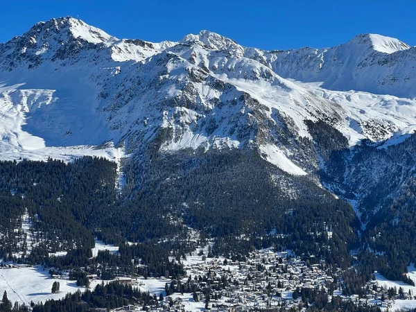 瑞士Grisons州Valbella和Lenzerheide这两座山区旅游胜地 冬季的童话般氛围和壮观的全景 — 图库照片