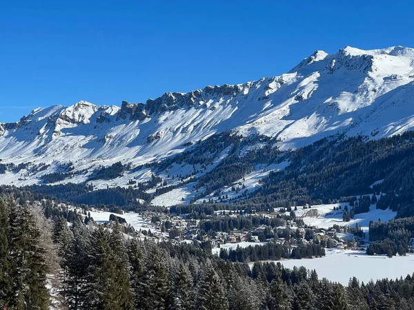 Ambiente Inverno Conto Fadas Panorama Magnífico Sobre Estâncias Turísticas Montanhosas — Fotografia de Stock