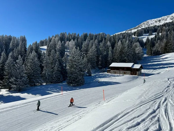 Fantastiska Sport Rekreation Snöiga Vinterspår För Skidåkning Och Snowboard Området — Stockfoto