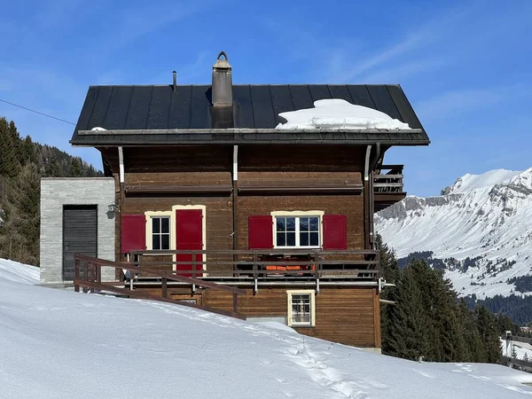 Swiss Alpine Holiday Homes Mountain Villas Holiday Apartments Winter Ambience — ストック写真