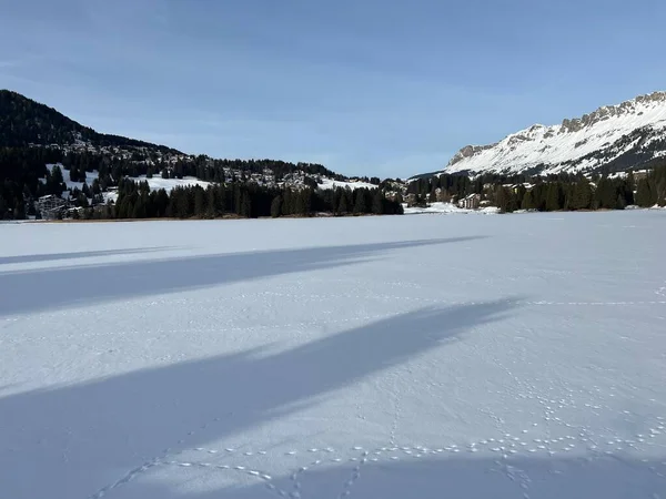 Typisk Vinteridyll Den Frusna Och Snötäckta Alpina Sjön Heidsee Igl — Stockfoto