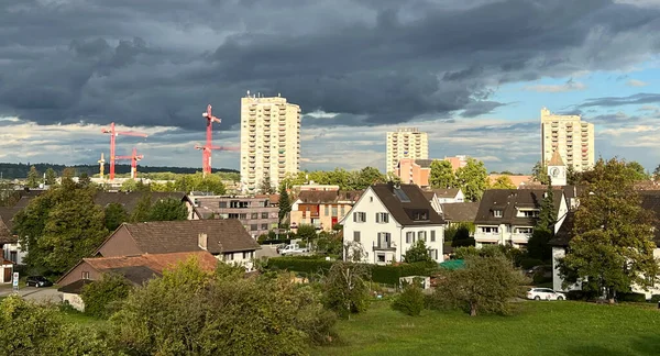 Uma Vista Uma Pequena Cidade Pitoresca Regensdorf Município Distrito Dielsdorf — Fotografia de Stock