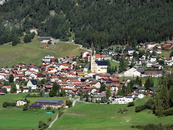Das Alpendorf Alvaneu Dorf Alvagni Vitg Südosthang Des Piz Mulain — Stockfoto