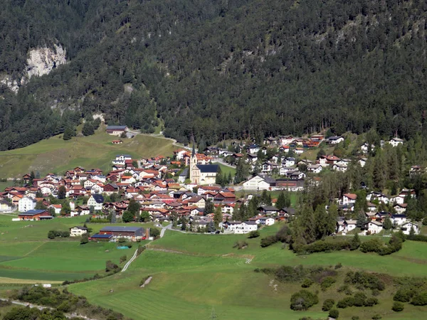 Alvaneu Dorf Alvagni Vitg Alpesi Falu Piz Mulain Hegy Délkeleti — Stock Fotó