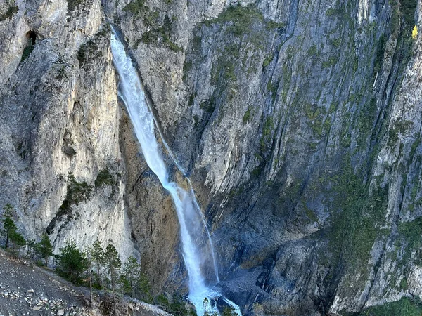 Cascada Arroyo Alpino Schaftobelbach Cascada Schaftobel Schaftobelfall Oder Schaftobelbach Wasserfall —  Fotos de Stock