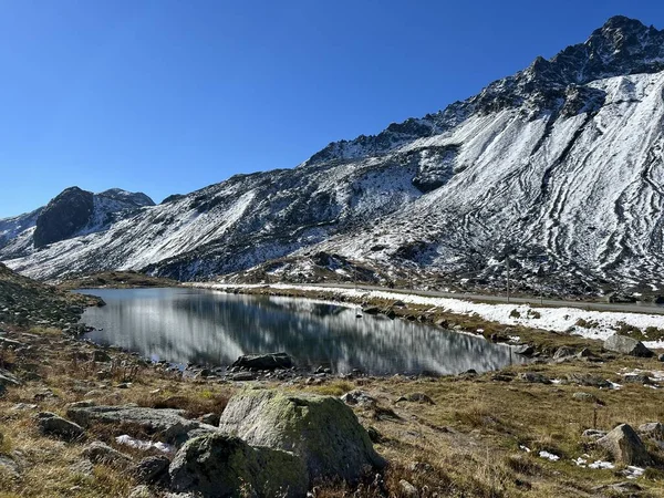 Small Alpine Lake Lai Nair Black Lake Schwarzer See Swiss —  Fotos de Stock