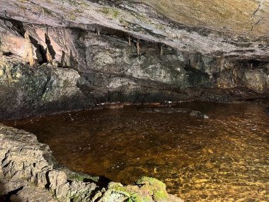 St. Beatus mağaraları - Thun Gölü (St. Beatus-Hohlen - das Naturwunder am Thunersee oder St. Beatus-Hoehlen), Interlaken - Bern Kantonu, İsviçre / Schweiz