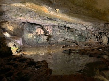 St. Beatus mağaraları - Thun Gölü (St. Beatus-Hohlen - das Naturwunder am Thunersee oder St. Beatus-Hoehlen), Interlaken - Bern Kantonu, İsviçre / Schweiz