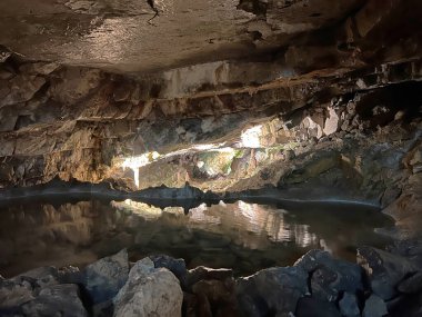 St. Beatus mağaraları - Thun Gölü (St. Beatus-Hohlen - das Naturwunder am Thunersee oder St. Beatus-Hoehlen), Interlaken - Bern Kantonu, İsviçre / Schweiz