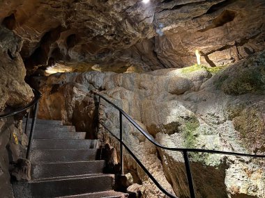 St. Beatus mağaraları - Thun Gölü (St. Beatus-Hohlen - das Naturwunder am Thunersee oder St. Beatus-Hoehlen), Interlaken - Bern Kantonu, İsviçre / Schweiz