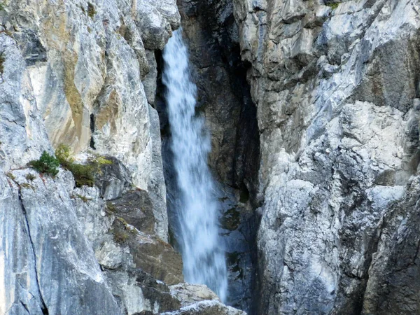 Dolny Wodospad Górskim Potoku Ducanbach Lub Ducanfall Wodospad Ducanfall Lub — Zdjęcie stockowe