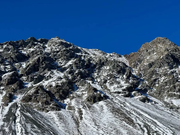 Pierwszy Śnieg Skalistym Szczycie Góry Chlein Schwarzhorn 2967 Albulach Nad — Zdjęcie stockowe