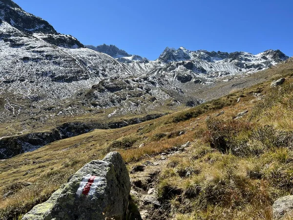 Turistická Stezka Nebo Horské Stezky Podzimním Švýcarském Alpském Prostředí Alpských — Stock fotografie