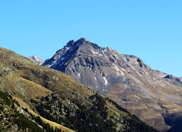 Скалистая Вершина Piz Mutera 3044 Массиве Альбула Альпы Над Швейцарской — стоковое фото