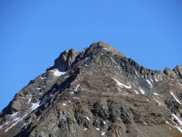 位于瑞士格劳森州Zernez Canton Grisons的Albula Alps地块上的落基山脉峰Piz Mutera 3044米 施韦兹 格劳宾登登的Kanton — 图库照片