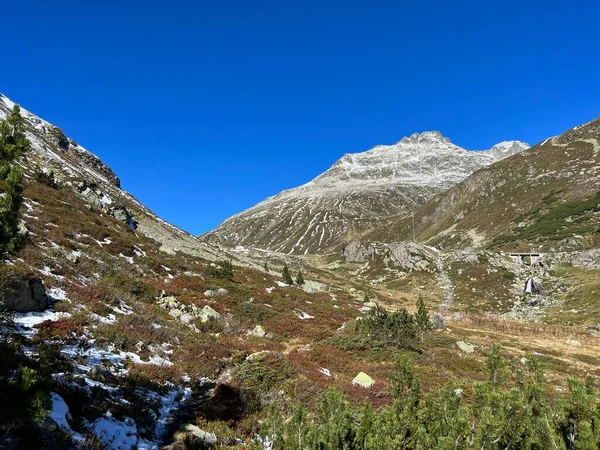 Primera Nieve Pico Rocoso Fluela Wisshorn 3085 Los Alpes Suizos —  Fotos de Stock