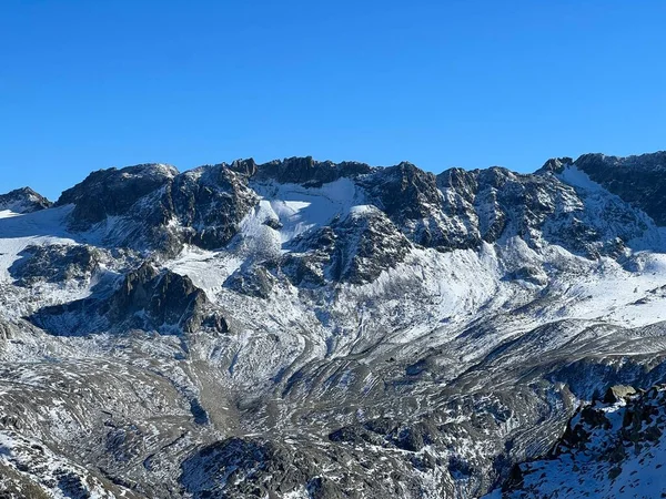 První Podzimní Sníh Skalnatých Vrcholech Hornaté Oblasti Albulských Alp Nad — Stock fotografie