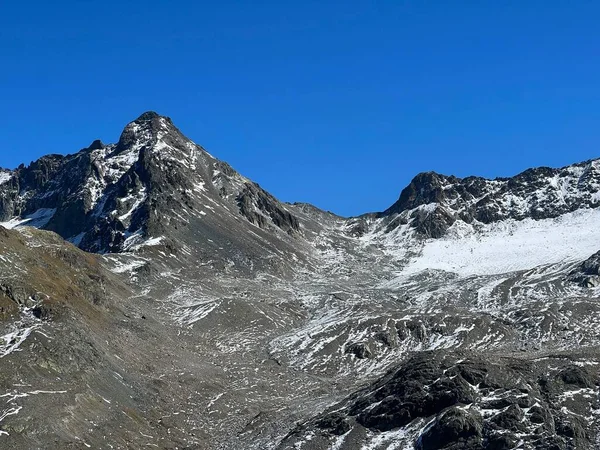Primera Nieve Pico Rocoso Piz Sarsura Pitschen 3132 Los Alpes — Foto de Stock