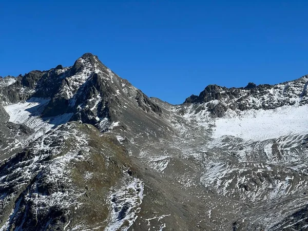 Первый Снег Скалистой Вершине Горы Пиц Сарсура Питчен 3132 Альбульских — стоковое фото